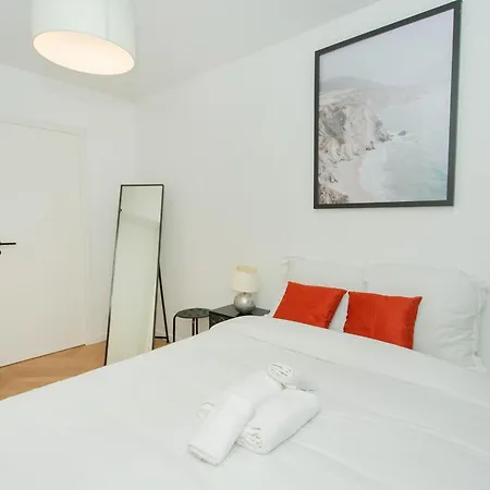 Haussmann - 2br Near Champs-elysees - Cityapartmentstay * Parigi