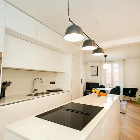 Appartamento Haussmann - 2br Near Champs-elysees - Cityapartmentstay *